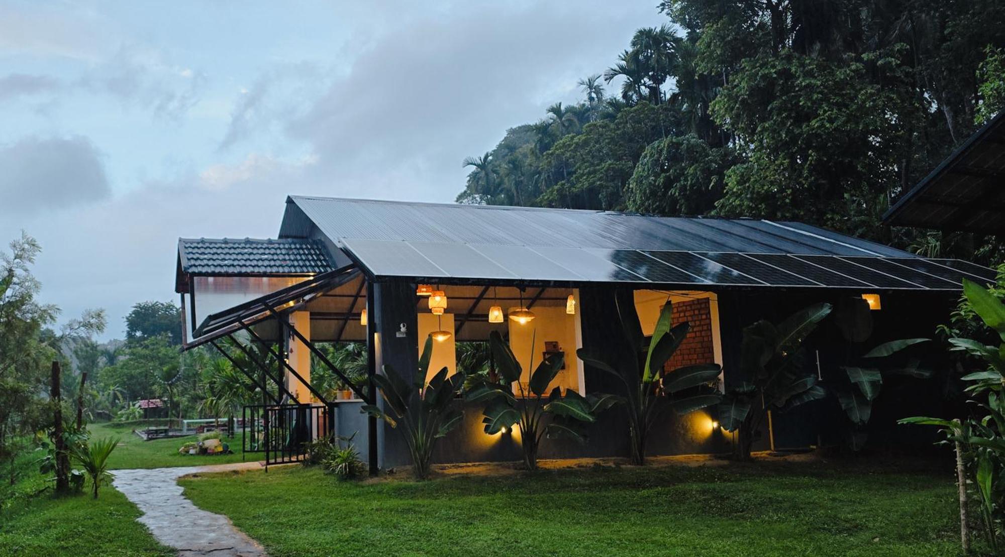 Bendheka - Cliff Front Cottages Coorg Gonikoppal Eksteriør billede