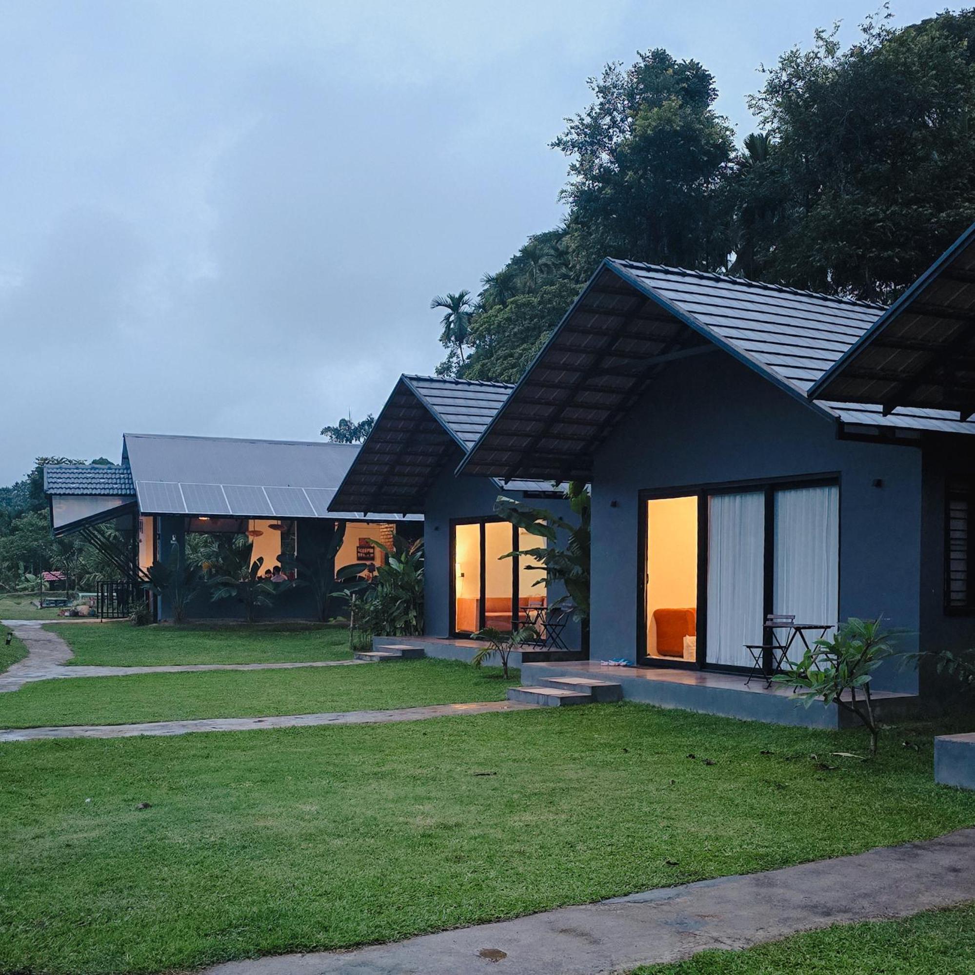 Bendheka - Cliff Front Cottages Coorg Gonikoppal Eksteriør billede